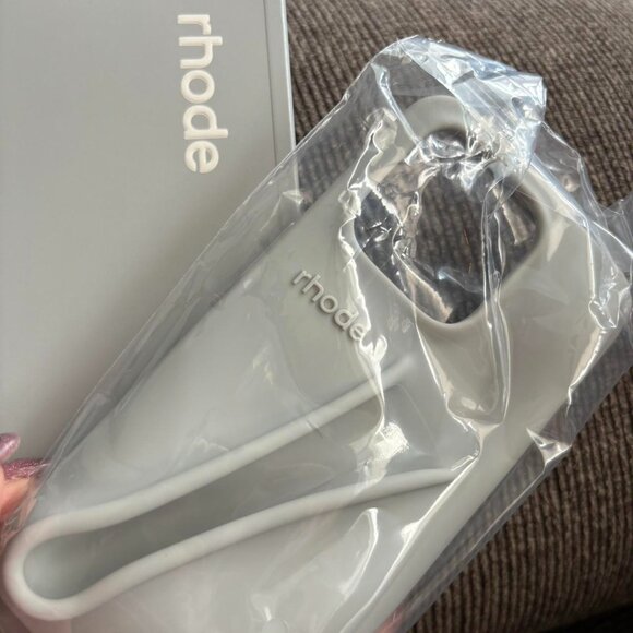 Rhode lip case for IPhone 15 pro - Picture 1 of 2